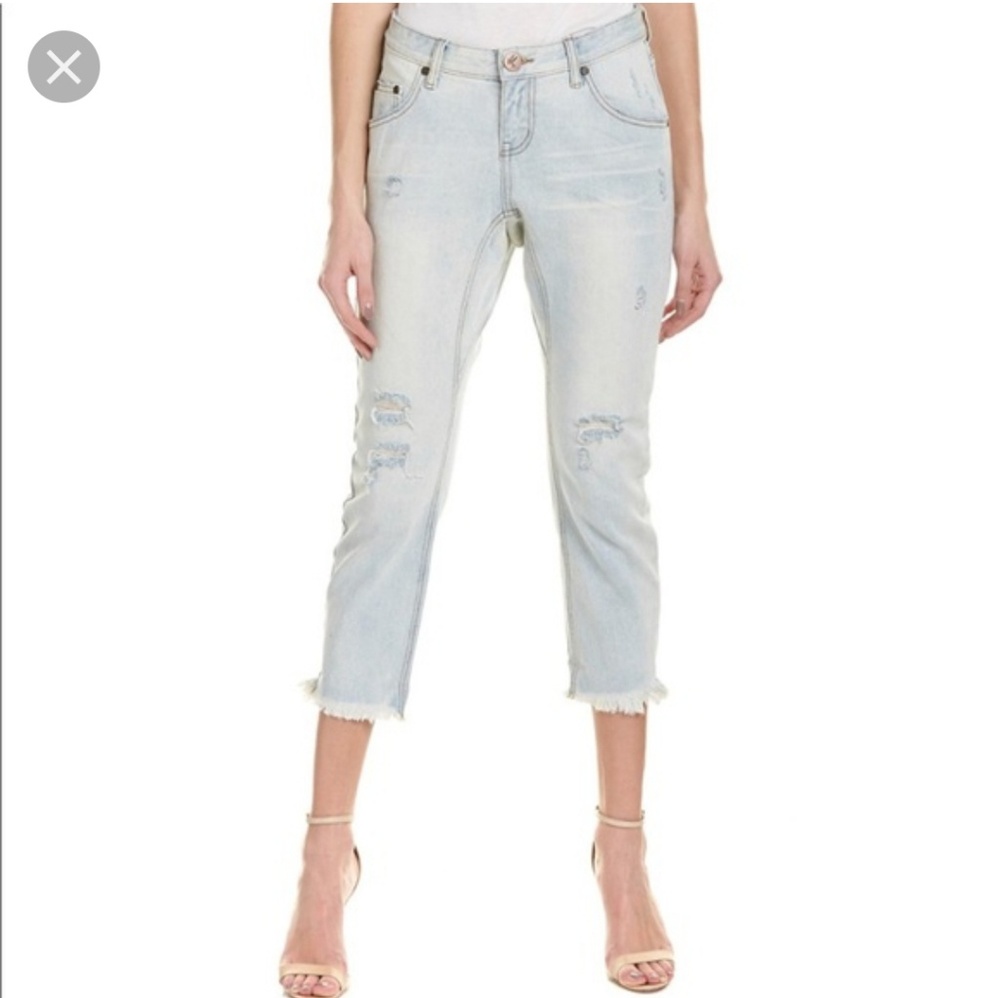 ❣One Teaspoon Distressed Raw Hem Jeans